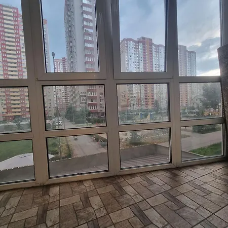 второй этаж, метро позняки * Kyiv